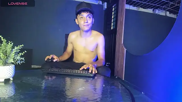 Austin Cardieff online show from February 2025 03:42:02 AM