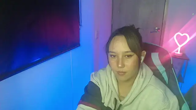 Skarlet Adams28 online show from April 2026 01:15:01 AM