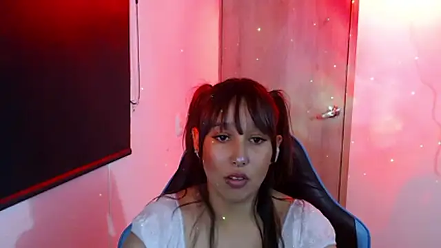 Skarlet Adams28 online show from June 2026 07:59:01 PM