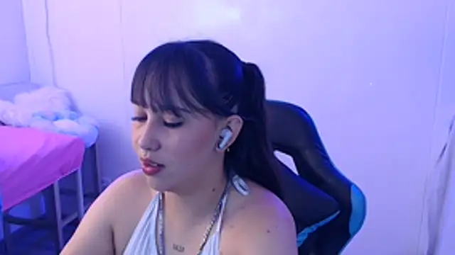 Skarlet Adams28 online show from June 2026 08:30:02 PM