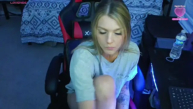 XMeF10 online show from February 2025 07:38:01 PM