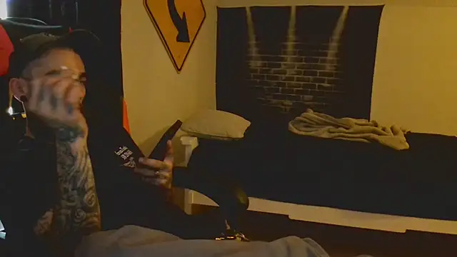 XMeF10 online show from March 2025 06:12:02 PM