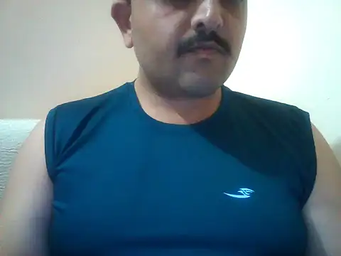 Akhil3290 online show from April 2026 03:01:01 PM