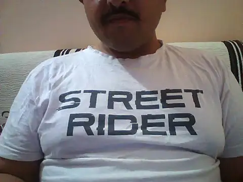 Akhil3290 online show from April 2026 03:24:02 PM