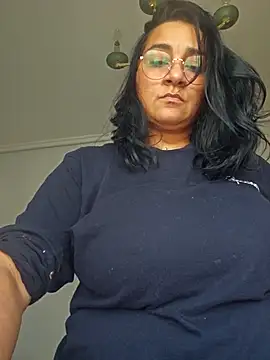 paulinaDiaz1 online show from May 2026 01:06:01 PM
