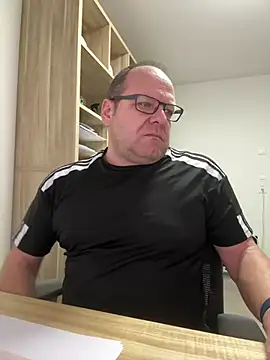 coupleLatinaLovers online show from February 2026 06:22:01 AM