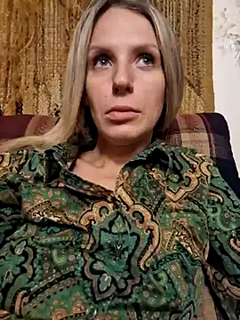 YourJuliena online show from December 2024 07:51:01 PM