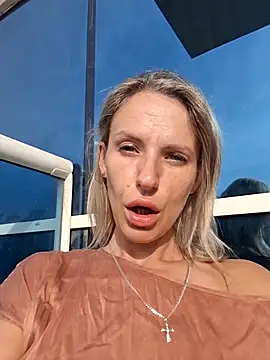 YourJuliena online show from February 2025 12:27:02 PM