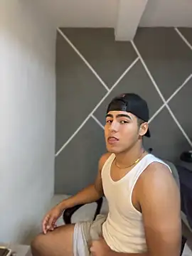 Diegobaby-18 online show from April 2026 05:03:02 AM