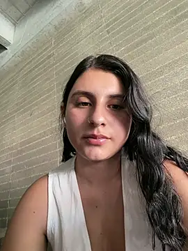 Snapshot of Luu_Princess chatting on June 2026 07:19:01 PM Luu Princess online show from June 2026 07:19:01 PM