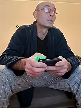 BesterJunge45 online show from December 2024 10:38:02 AM