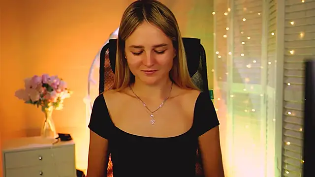 DeboraLarson online show from April 2026 03:13:01 AM