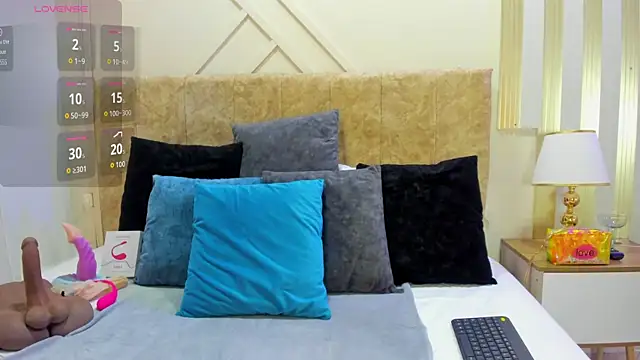 ashley  foxx  online show from November 2025 02:27:02 PM