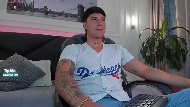 Damian23   online show from April 2026 10:59:01 AM