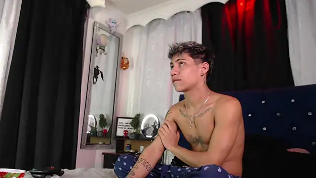 Snapshot of Sexys_Boys_Hot1 chatting on June 2026 01:06:01 AM Sexys Boys Hot1 online show from June 2026 01:06:01 AM