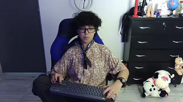 thomascooper7 online show from April 2026 08:36:01 PM