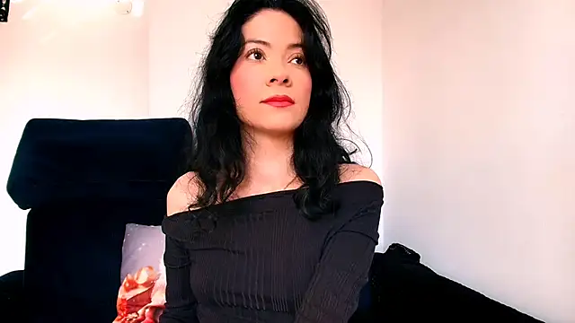 miabeautyxx online show from April 2026 01:23:01 PM