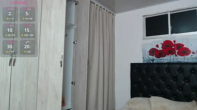 lily f00x online show from April 2026 12:33:01 PM