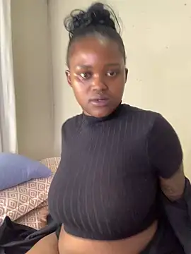 Snapshot of ThickPearlx23 chatting on July 2026 12:37:01 AM ThickPearlx23 online show from July 2026 12:37:01 AM