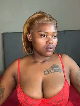 Snapshot of ThickPearlx23 chatting on July 2026 01:57:01 PM ThickPearlx23 online show from July 2026 01:57:01 PM