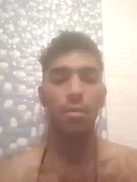 Snapshot of loganwollf chatting on January 2025 05:48:02 AM loganwollf online show from January 2025 05:48:02 AM