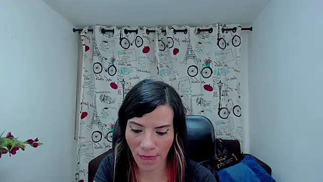 DanaaRey online show from November 2025 04:07:02 PM