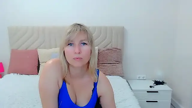Snapshot of Incredible_Ariela chatting on June 2026 10:10:02 AM Incredible Ariela online show from June 2026 10:10:02 AM