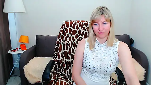 Snapshot of Incredible_Ariela chatting on June 2026 10:15:01 AM Incredible Ariela online show from June 2026 10:15:01 AM