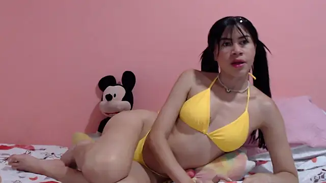 Vicky Love  online show from November 2025 01:44:01 PM