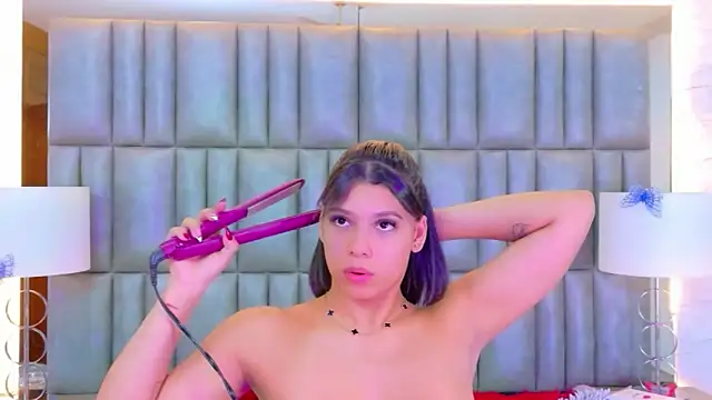 TiaraRosse online show from March 2026 12:01:01 PM