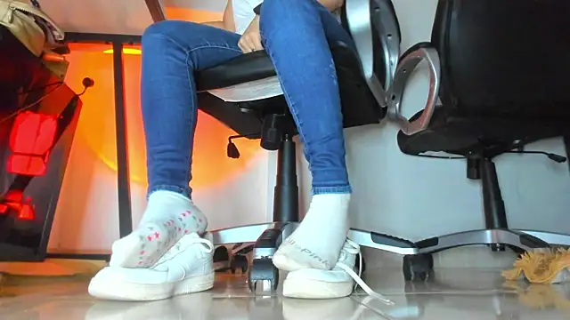 alma fenix online show from April 2026 11:59:01 AM