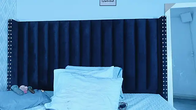 hotlatinateacher online show from March 2026 07:31:01 PM