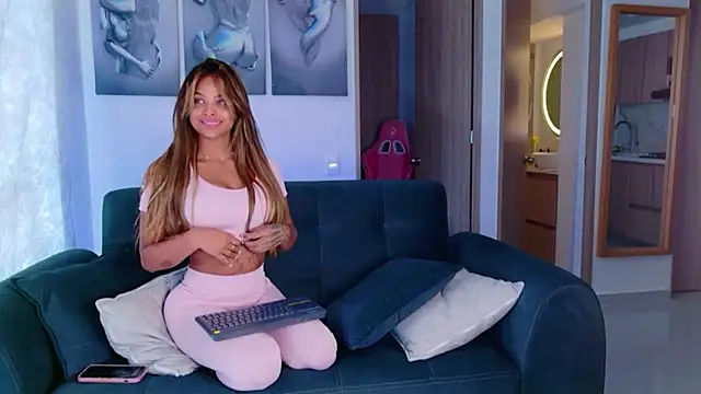 Susanamendezz online show from April 2026 06:36:02 PM