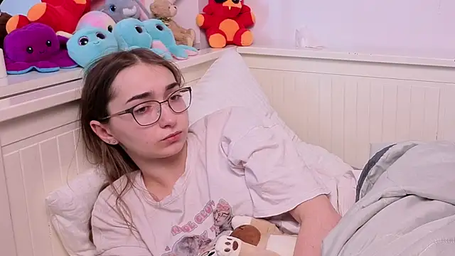 PollyBeev online show from May 2026 08:08:02 AM