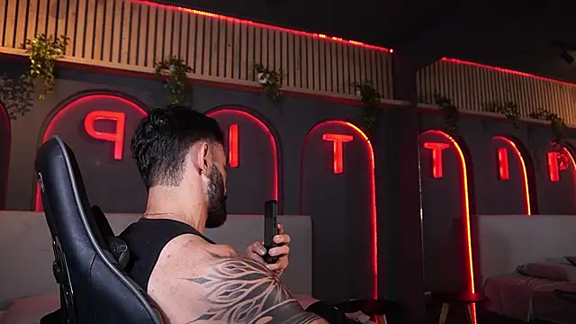 Austin bolt online show from April 2026 02:33:01 AM