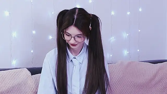 KimWilli online show from January 2025 04:55:02 PM