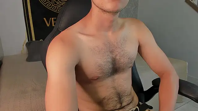 Desmon Clark online show from January 2025 10:02:01 PM