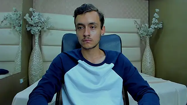 Desmon Clark online show from February 2025 06:04:01 AM