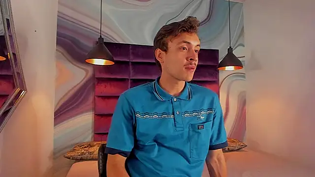 Desmon Clark online show from February 2025 04:00:02 AM