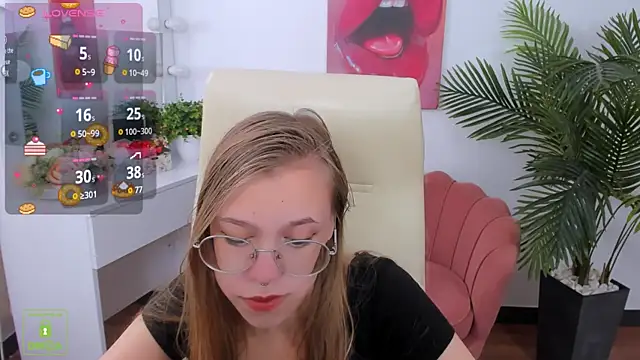 LayriantaVee online show from September 2025 06:49:01 AM