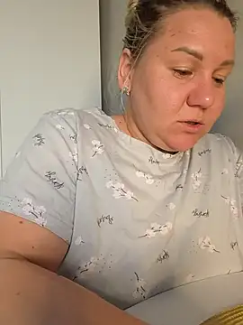 Snapshot of Anna_Curvy chatting on April 2026 02:14:02 PM Anna Curvy online show from April 2026 02:14:02 PM