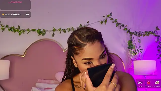 Snapshot of NahiaraReina chatting on July 2026 02:01:02 PM NahiaraReina online show from July 2026 02:01:02 PM