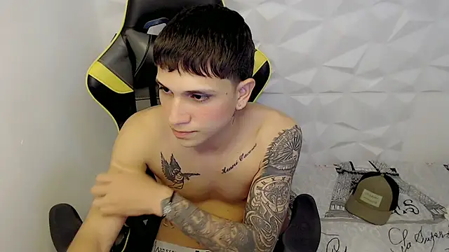 Brayan lopezz online show from January 2025 06:57:01 PM