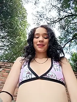 sweet outdoor charm online show from March 2026 08:04:02 PM