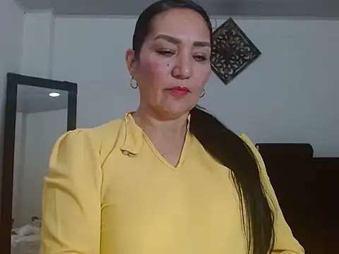Snapshot of Hanna-33 chatting on July 2026 04:10:02 PM Hanna-33 online show from July 2026 04:10:02 PM