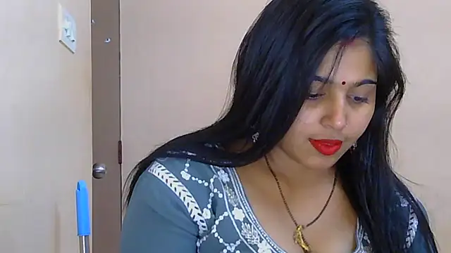 Snapshot of Sweet-Rani chatting on December 2025 06:15:02 PM Sweet-Rani online show from December 2025 06:15:02 PM