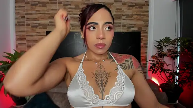 Snapshot of emilyfitness chatting on April 2026 09:54:01 PM emilyfitness online show from April 2026 09:54:01 PM