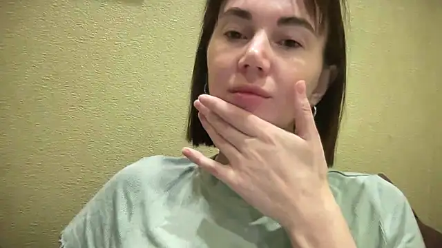 EvilDemon94 online show from April 2026 07:18:01 PM