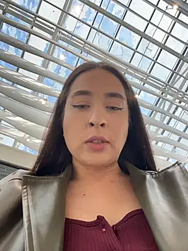 Holly Play online show from April 2026 11:35:01 AM