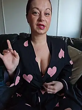 Chaudesquirt online show from March 2026 07:13:01 AM